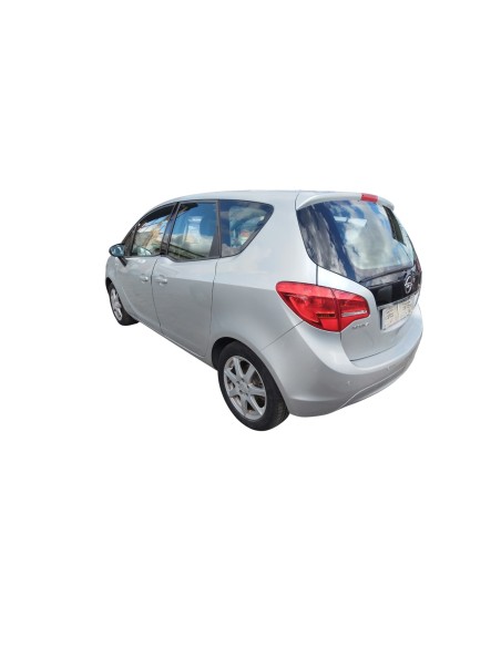 Ersatzteile für Opel Meriva 1.7 Diesel (2004), darunter Komponenten für Motor, Karosserie, Elektrik und Mechanik.