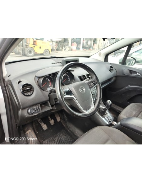Ersatzteile für Opel Meriva 1.7 Diesel (2004), darunter Komponenten für Motor, Karosserie, Elektrik und Mechanik.